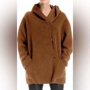 NEW Max Studio Teddy Jacket Soft Cognac Cozy Coat Clasp Hood Pockets size medium